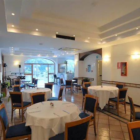 Hotel Royal 4*