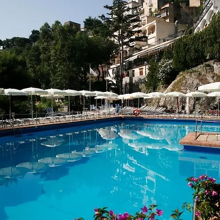 Royal Hotel 4*
