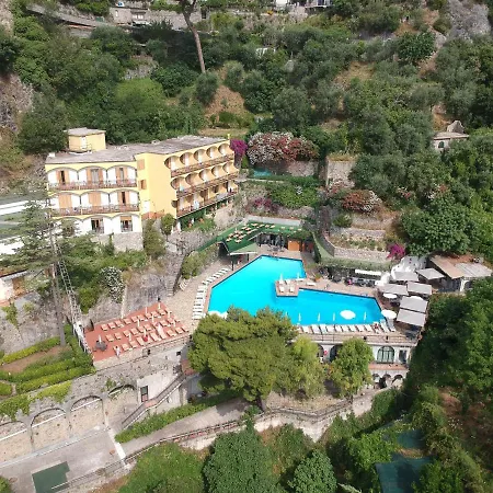 Royal Hotel 4*