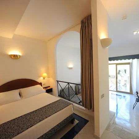 Hotel Royal 4*