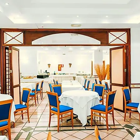 Hotel Royal 4*