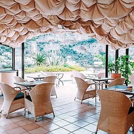 Hotel Royal 4*