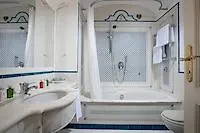 Royal 4*